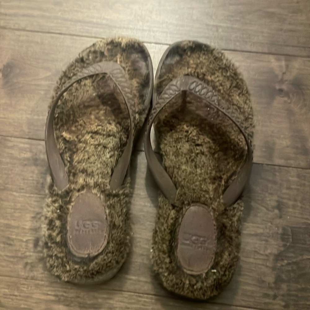 Ugg slides